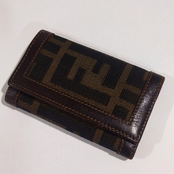 Vintage Fendi Brown leather Zucca Six Hooks Key Case 3.75x2 25-in - Luxury "#03" - Picture 3 of 11